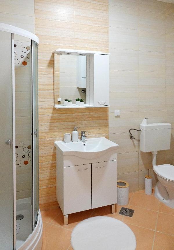 Apartman Gundulic Vinkovci Esterno foto