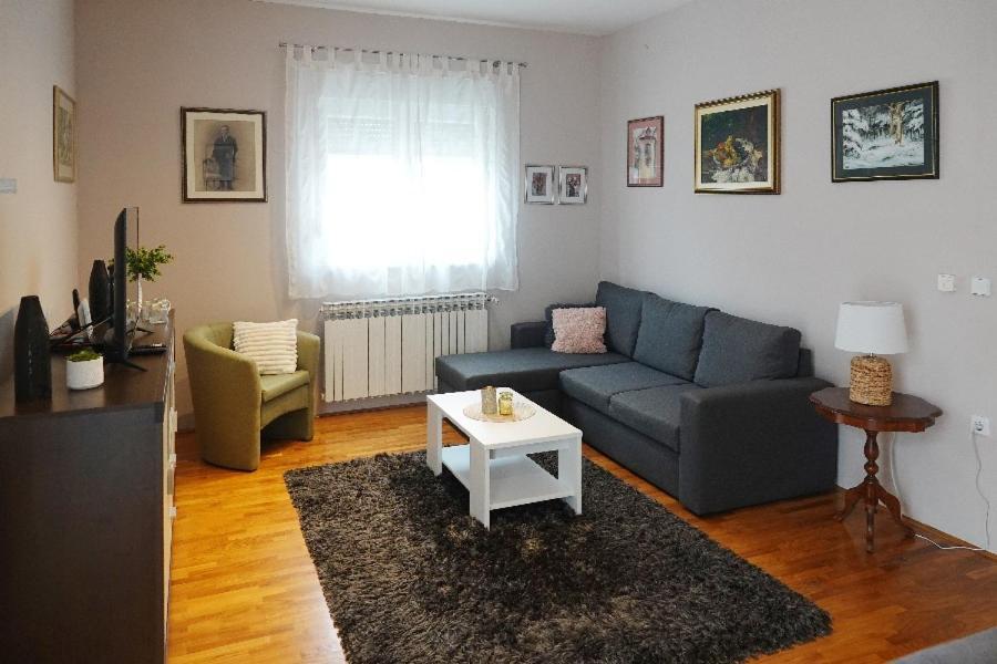 Apartman Gundulic Vinkovci Esterno foto