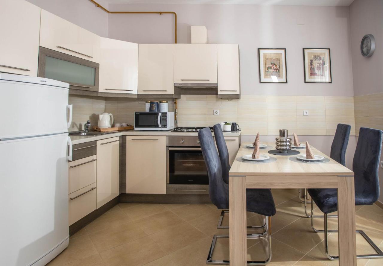Apartman Gundulic Vinkovci Esterno foto