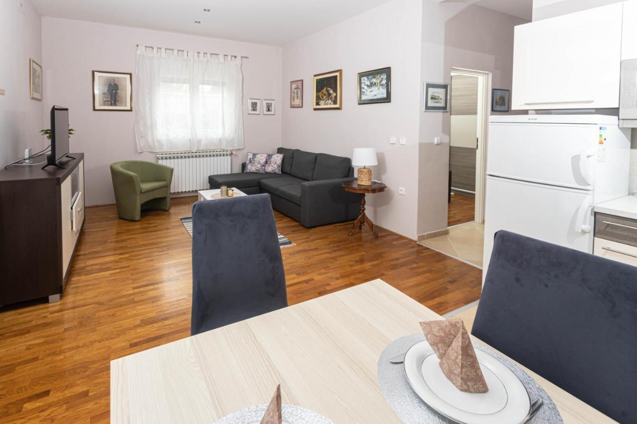 Apartman Gundulic Vinkovci Esterno foto