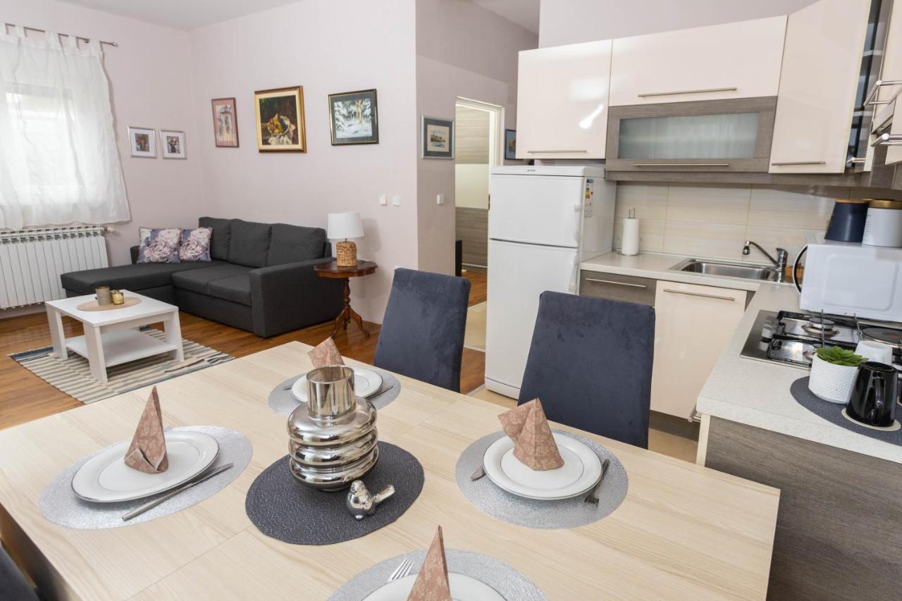 Apartman Gundulic Vinkovci Esterno foto