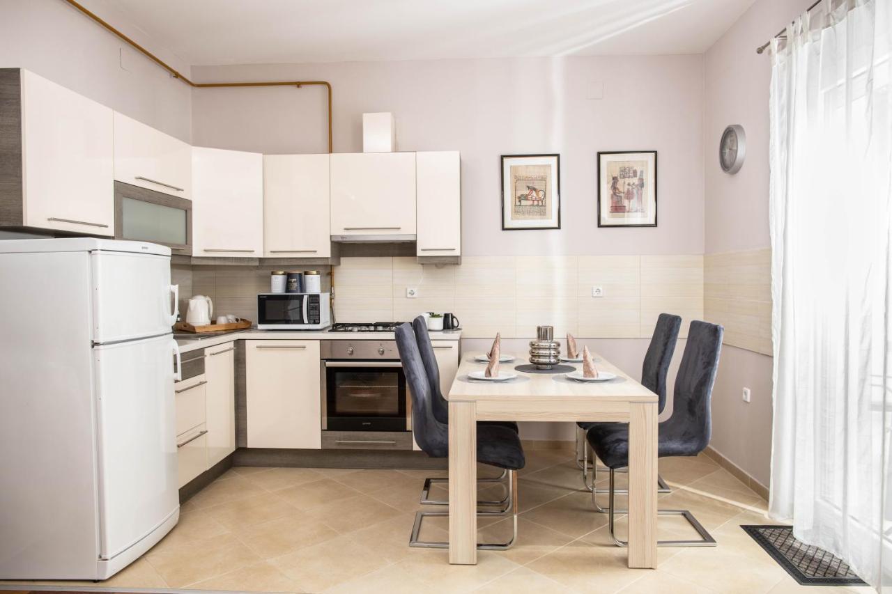 Apartman Gundulic Vinkovci Esterno foto