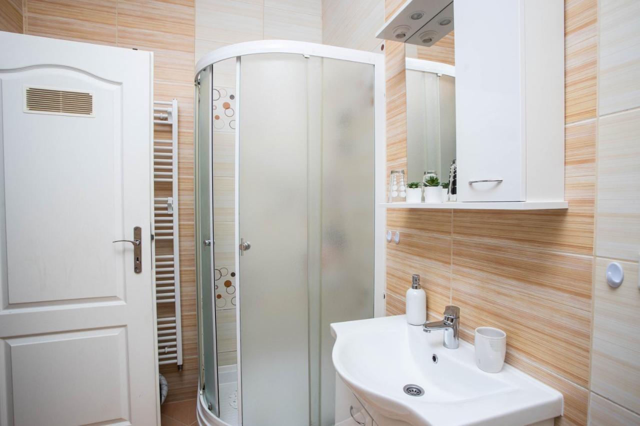 Apartman Gundulic Vinkovci Esterno foto